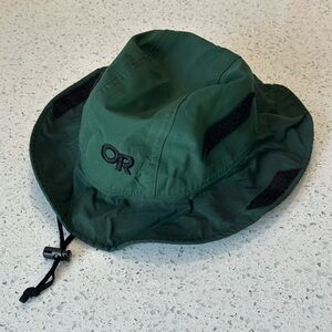Outdoor Research Seattle Sombrero Gore-Tex Rain Hat in Green Size Small